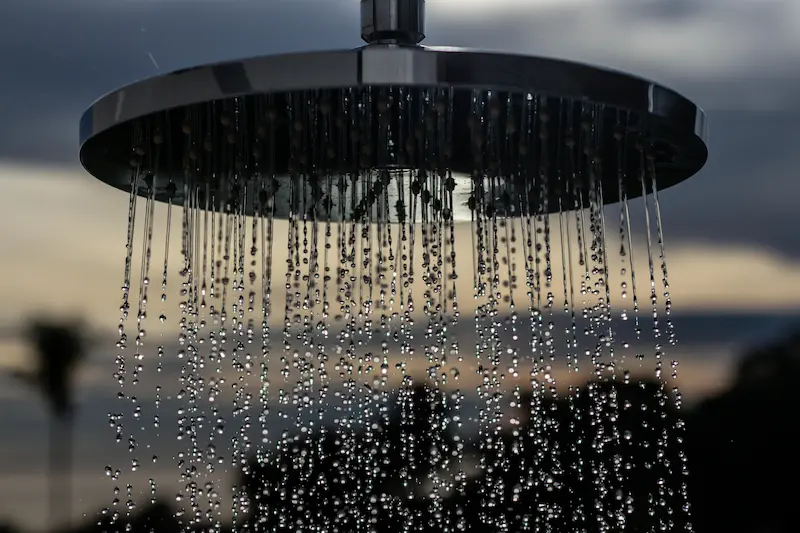 Water-efficient showerhead